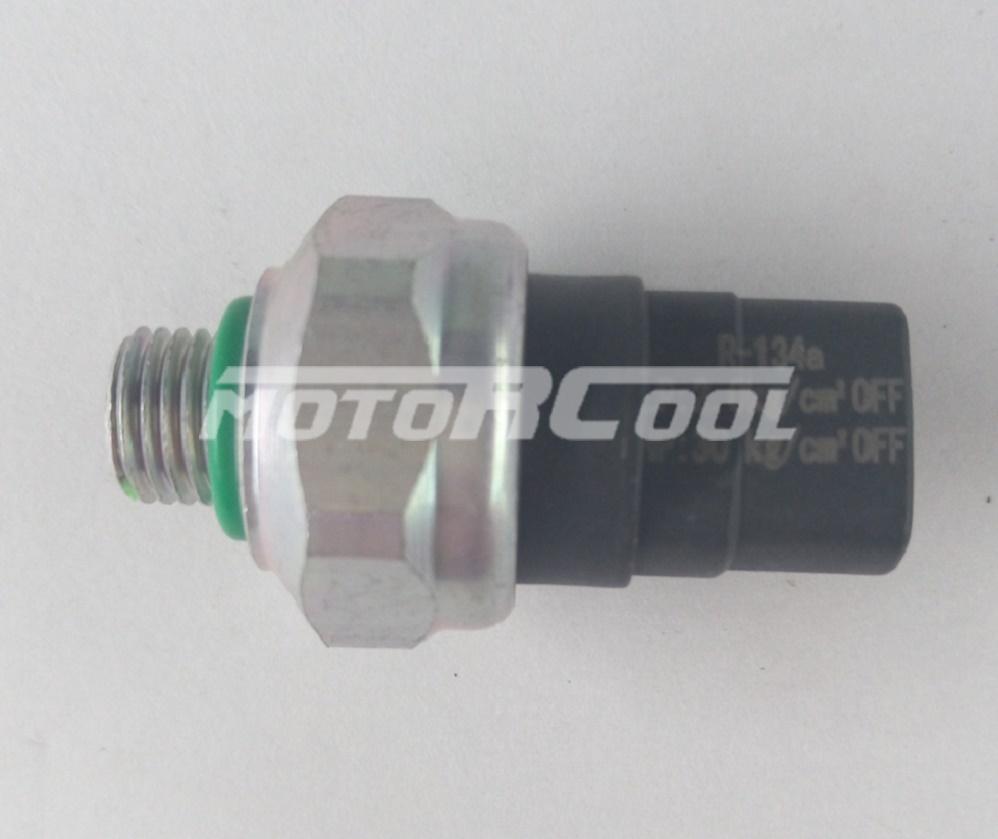 Датчик давления RC-U0447C для Ford/Mazda, 3/8-24 UNF Male. HP: 30 kg/cm2 Off, LP: 2.0 kg/cm2 Off, R-12, R-134a. Датчик давления RC-U0447C для Ford/Mazda, 3/8-24 UNF Male. HP: 30 kg/cm2 Off, LP: 2.0 kg/cm2 Off, R-12, R-134a.